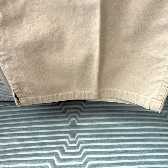 Talbots Stretch Khaki Capris. Decorative Back Pockets. Petite Size 18W - Picture 6 of 10